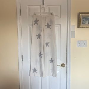 Cute sweater knit, light weight pants!